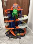 Garaz hot wheels trex