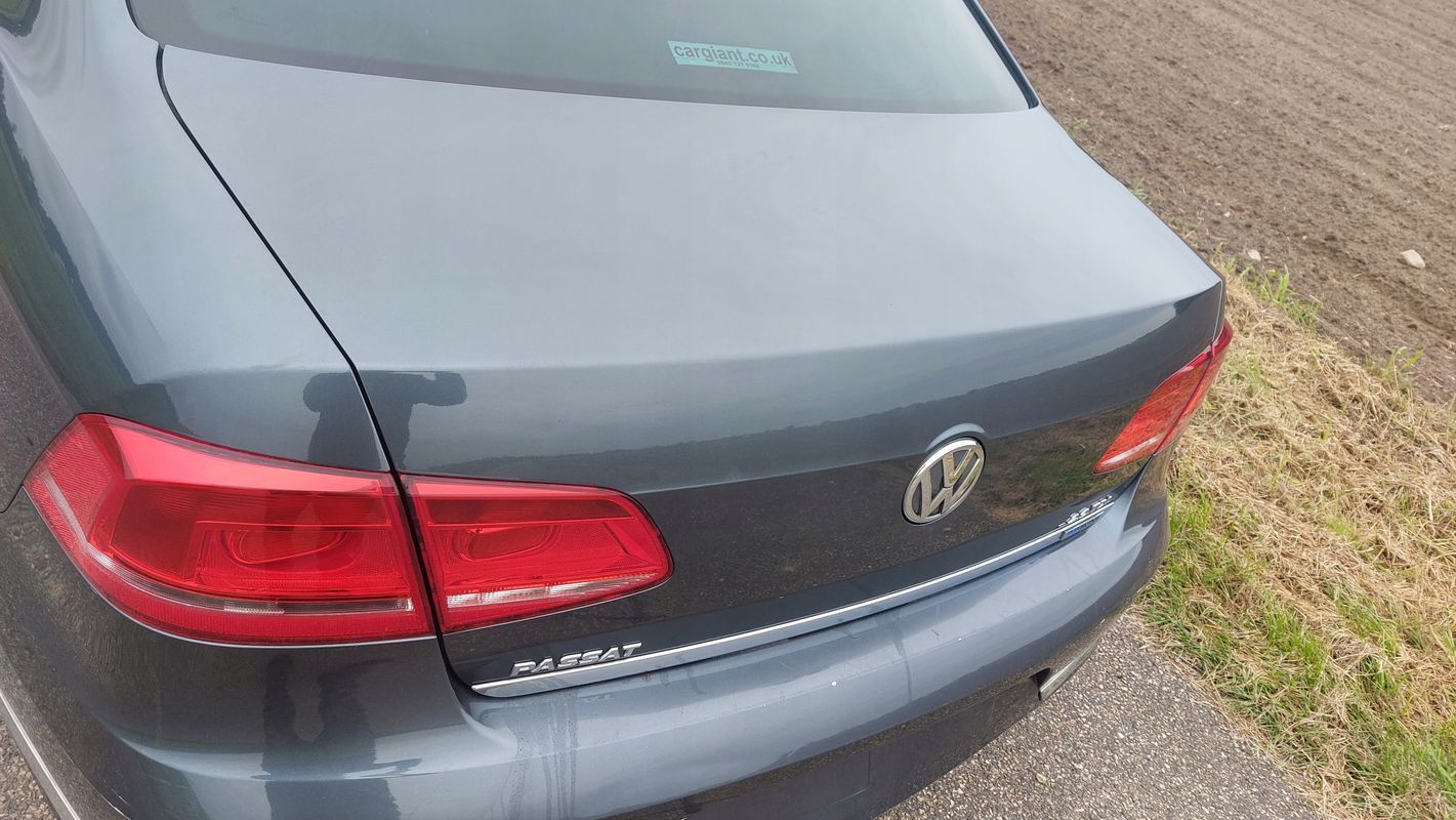 Klapa Tył Tylna Bagażnika Vw Passat B7 Sedan Lk7x