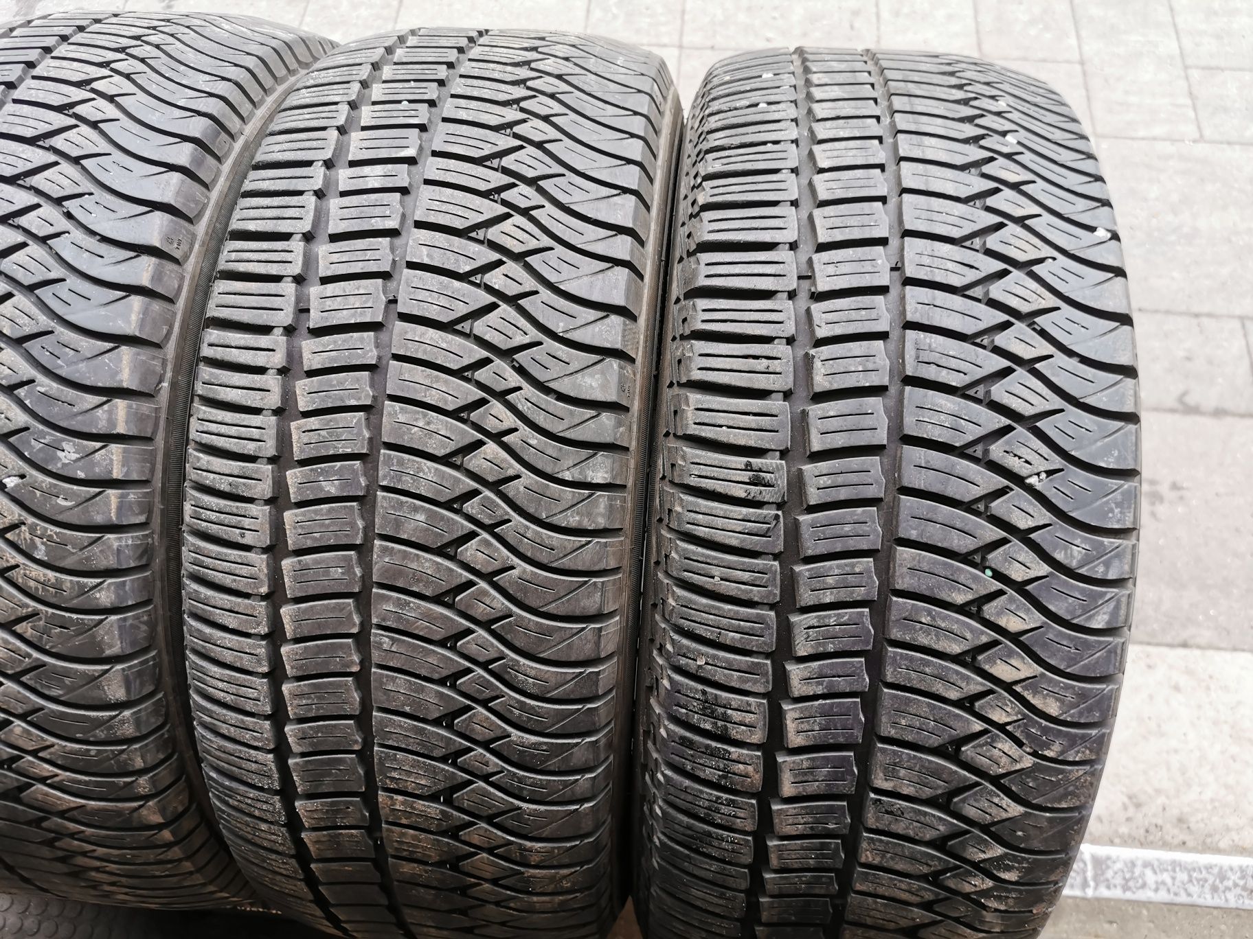 Летняя резина 235/55 R17 Kleber