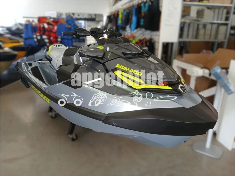 Sea-Doo Sea-Doo RXT-X RS 325 com colunas