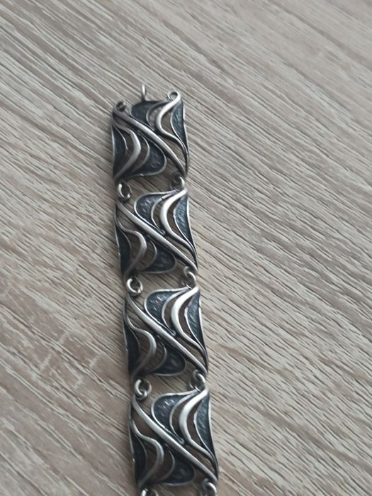 Bransoletka, przewieszka z łańcuszkiem oraz kolczyki