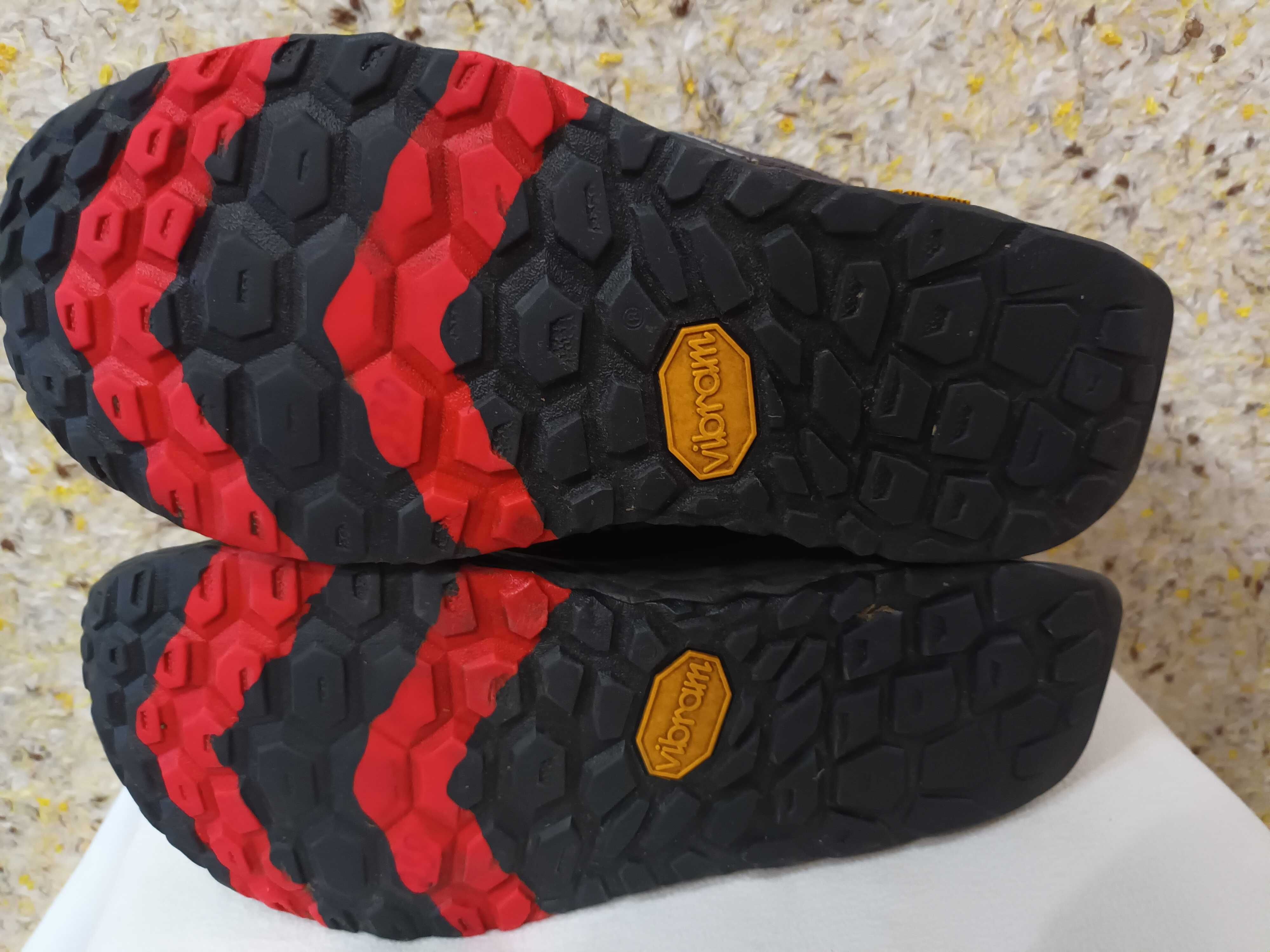 Кроссовки  New balance gore-tex  Model Hierro