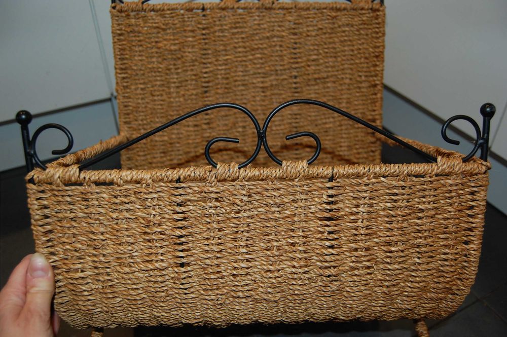 Gazetnik, stojak na gazety z trawy morskiej