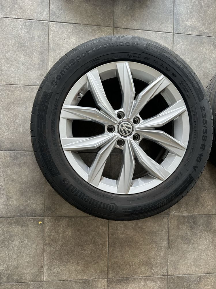 Felgi 18 z oponami orginał VW Tiguan 2 super stan 5NA 601 025