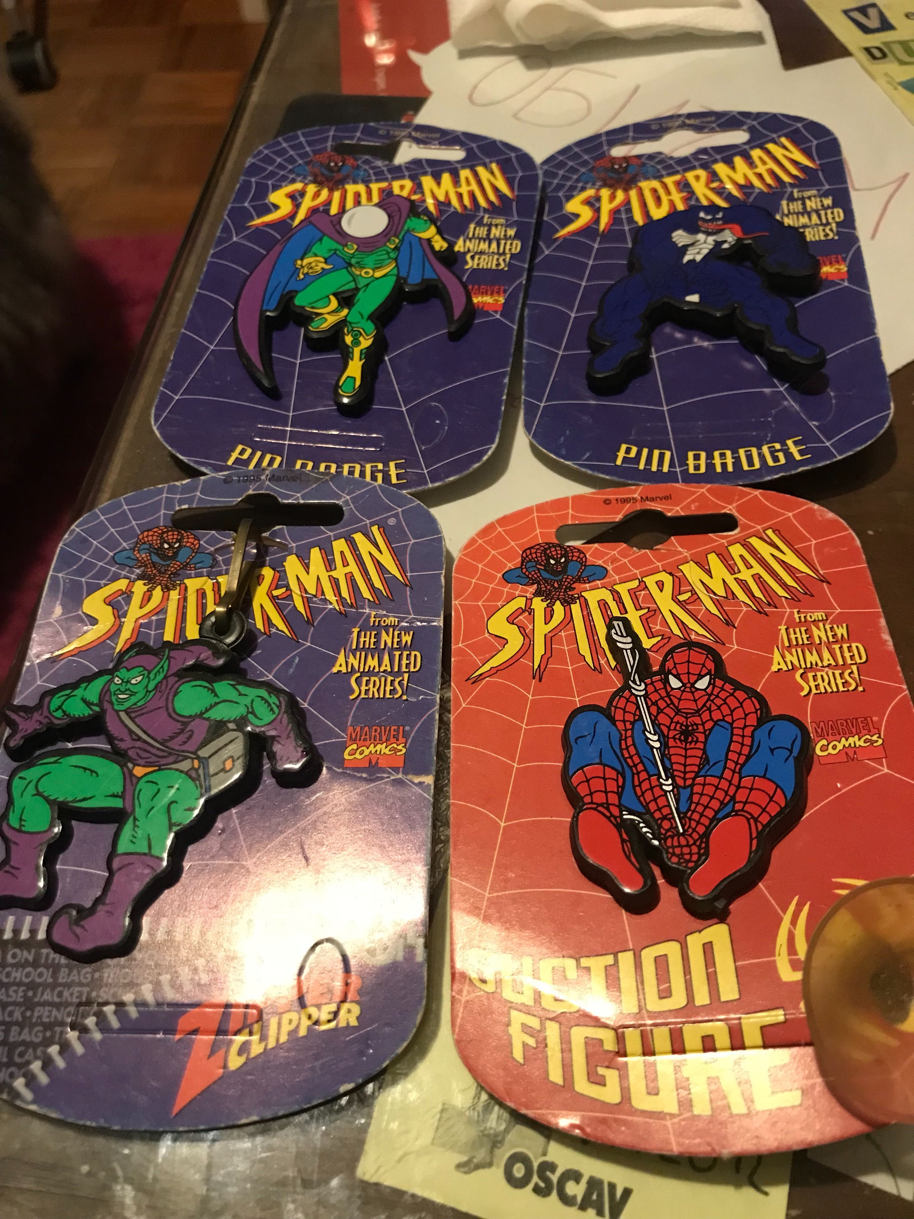 Pin’s e outros antigos Spider Man Marvel de coleção