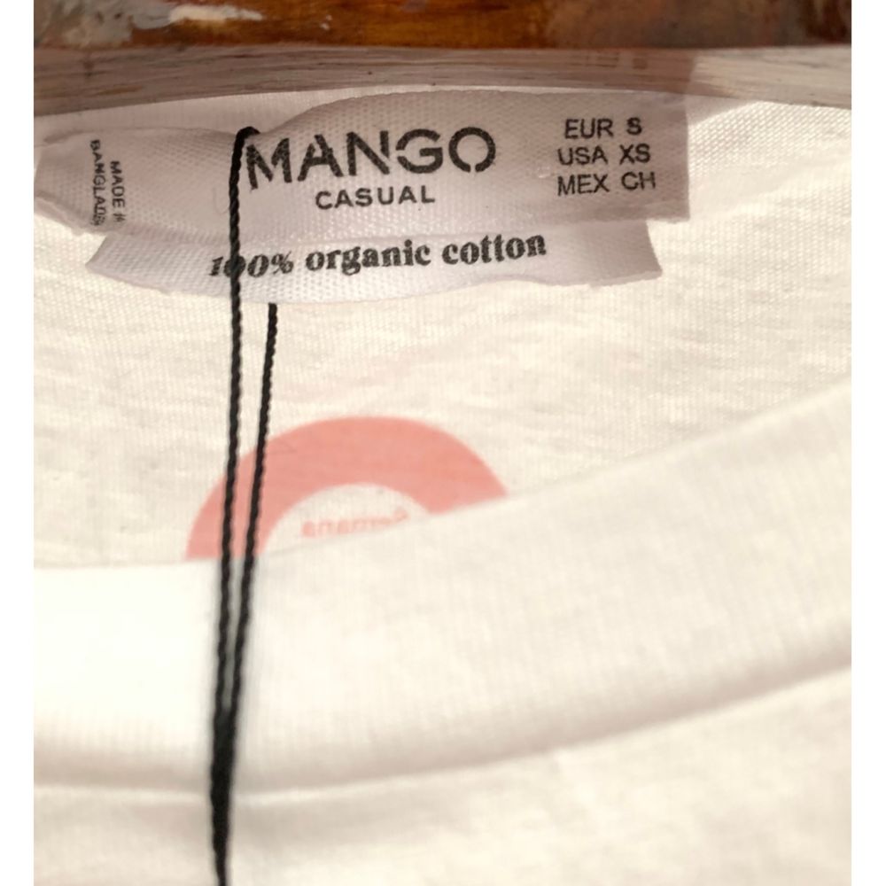 T-shirt Mango - nova com etiqueta