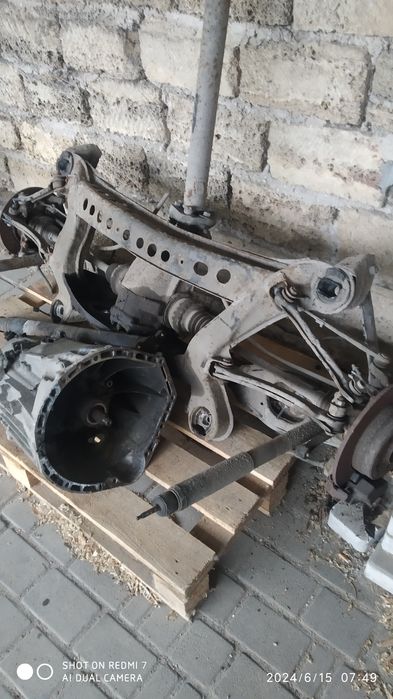 Коробка і задній міст взборі  цена завсе 400 .доларів