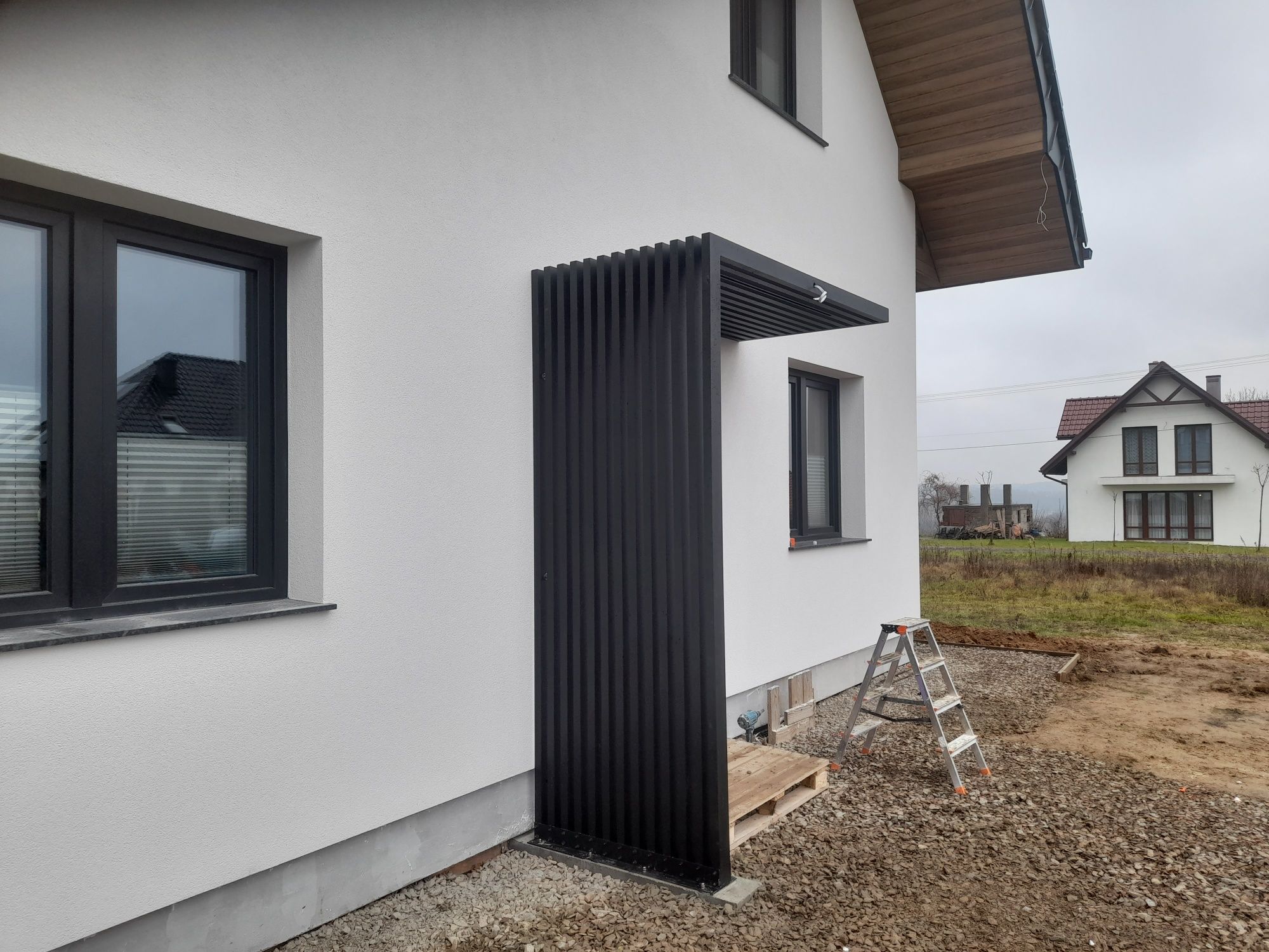 Balustrady nierdzewne. Balkony francuskie. Zadaszenia