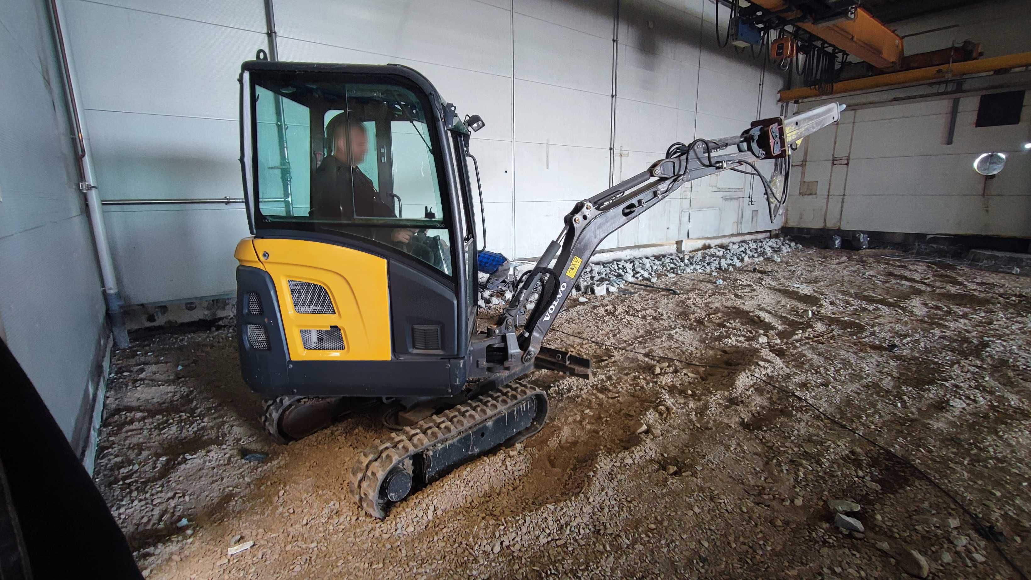 Minikoparka Volvo EC18C z 2013 rok