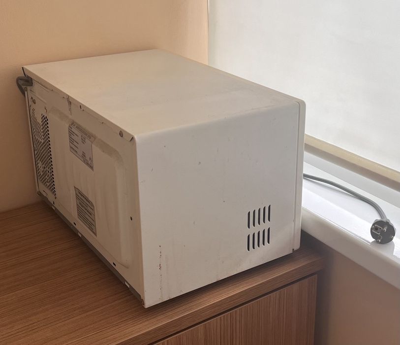 ПРОДАМ микроволновку LG - 2042G