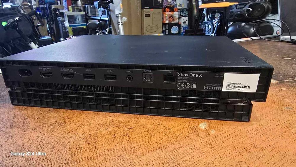 Konsola Xbox One X 1TB