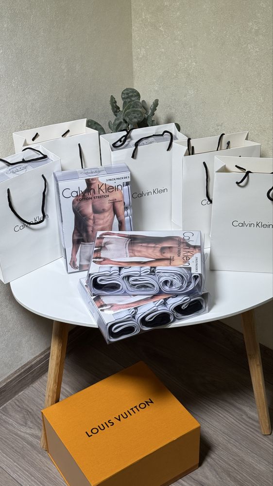 Труси Calvin Klein