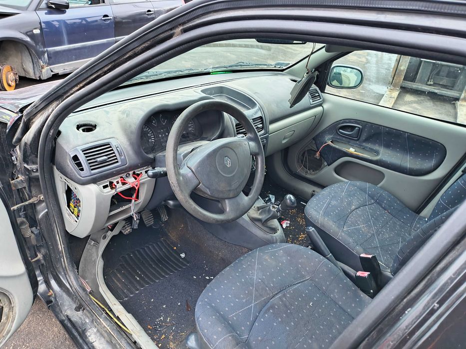 Renault Clio 2001r, 1.5 On - na części.