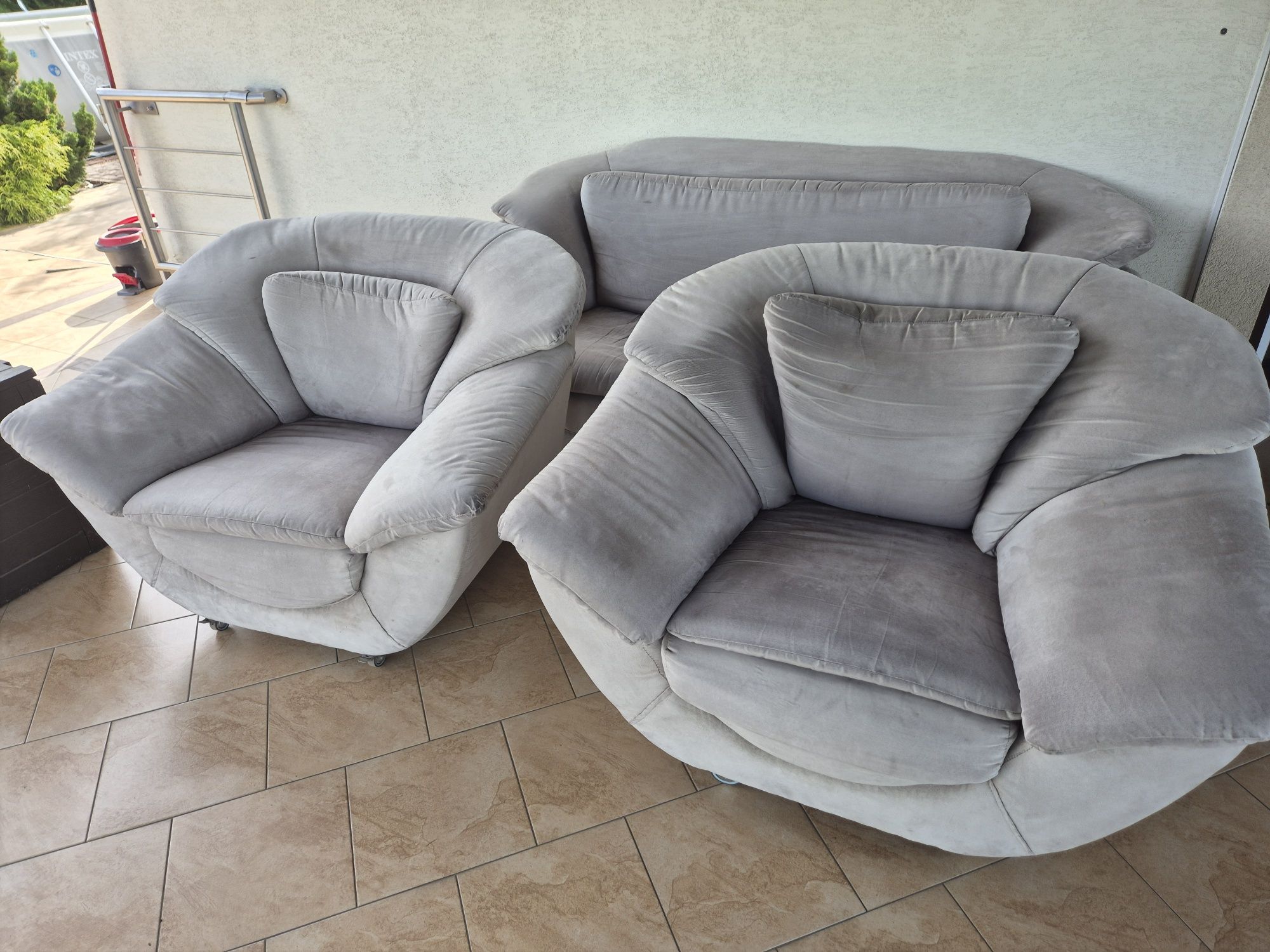Sofa plus dwa fotele