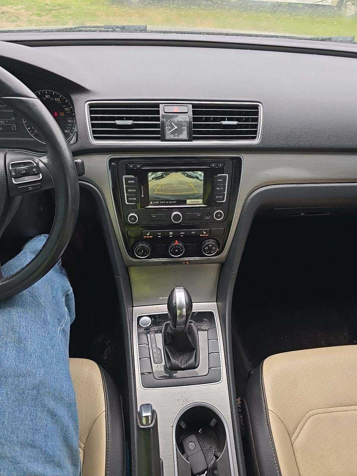 2014 Volkswagen Passat TDI SE w/Sunroof & Navigation Ціле авто