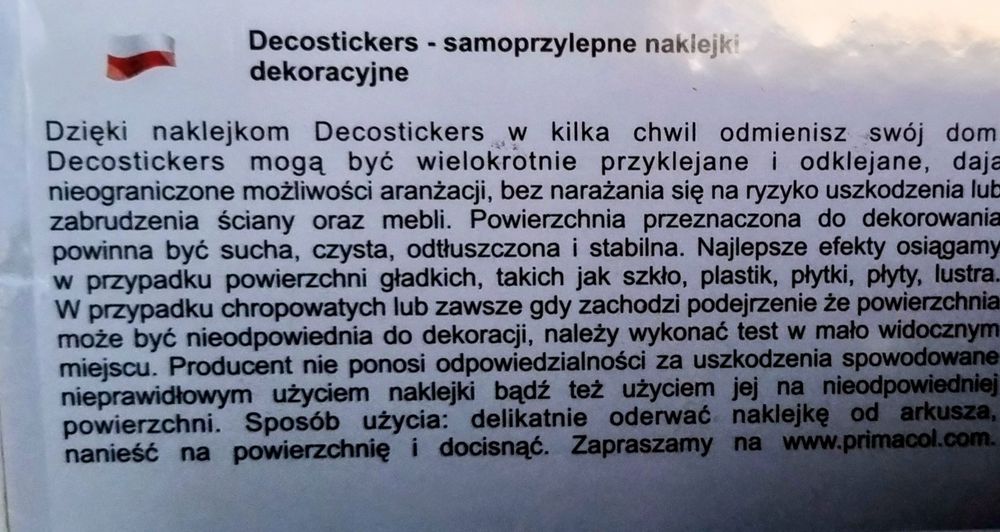 Naklejki dekoracyjne na ścianę albo na meble