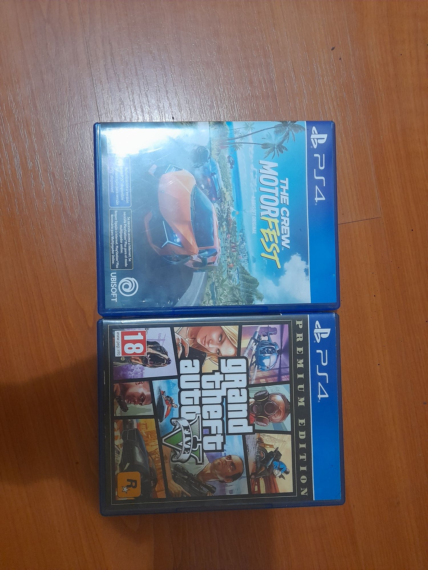 PS4 FAT 500g + comando + 2 jogos