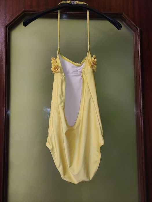 Fato de banho amarelo com flores (novo, nunca usado)