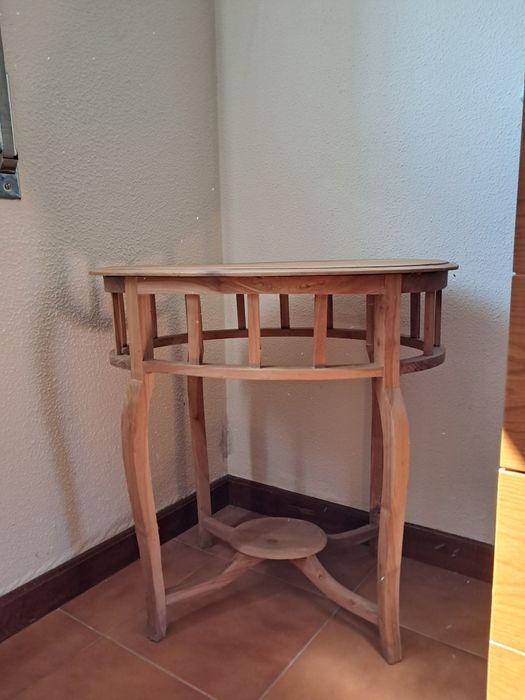 Mesa apoio oval em madeira