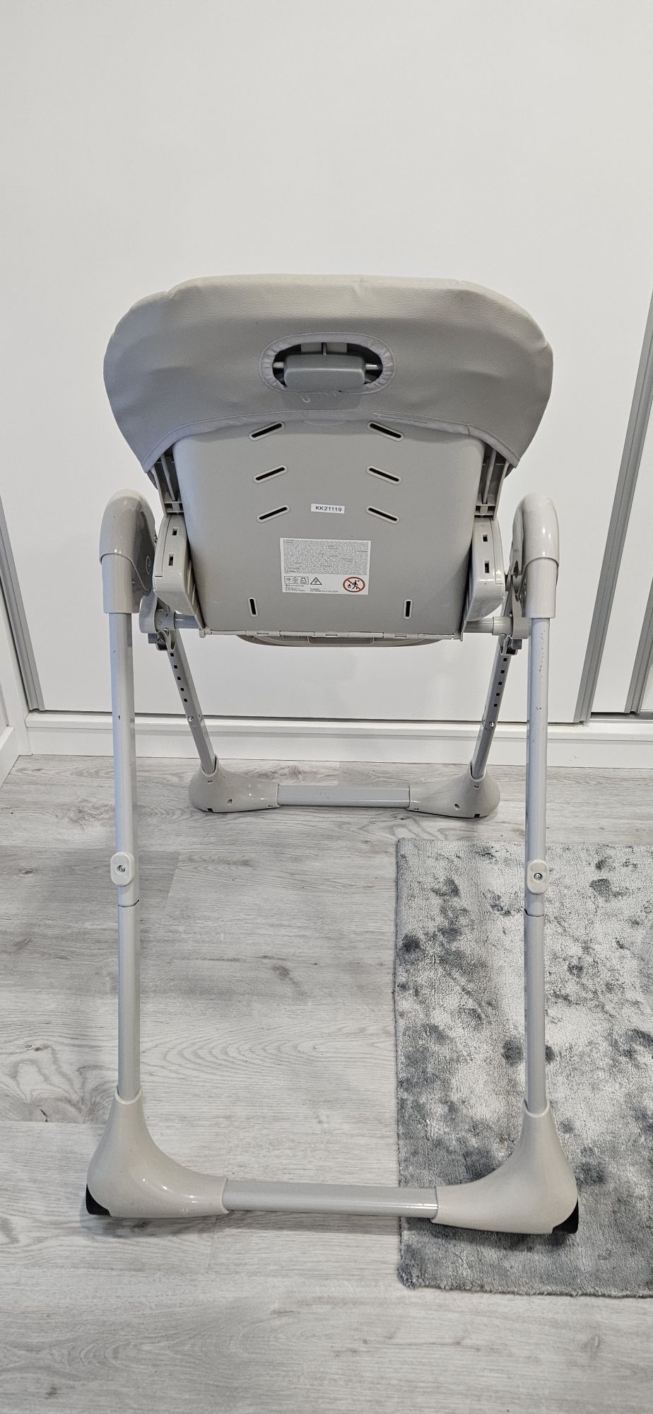 Cadeira alta de bebé Kinderkraft Yummy – Reclinável e com tabuleiro