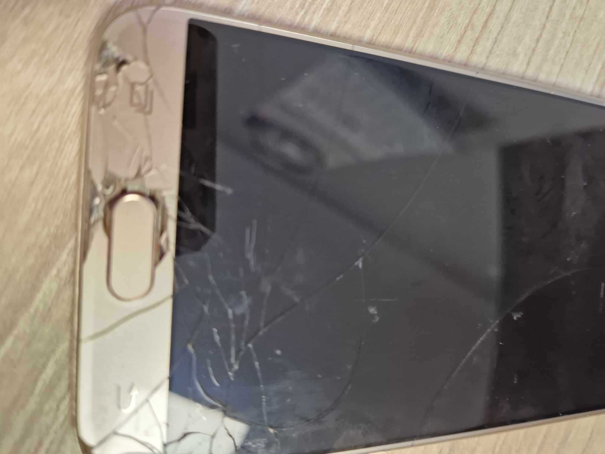 Uszkodzony telefon Smartfon Samsung Galaxy J7
