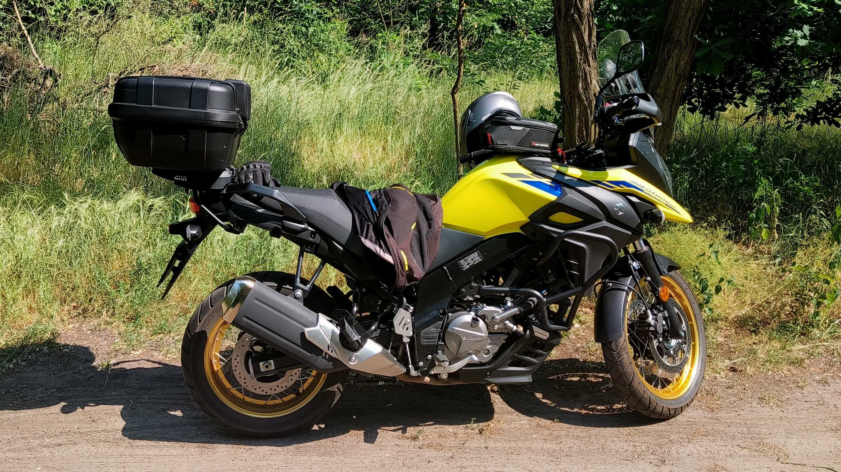 Suzuki V-Strom 650XT 2022 ! CESJA !