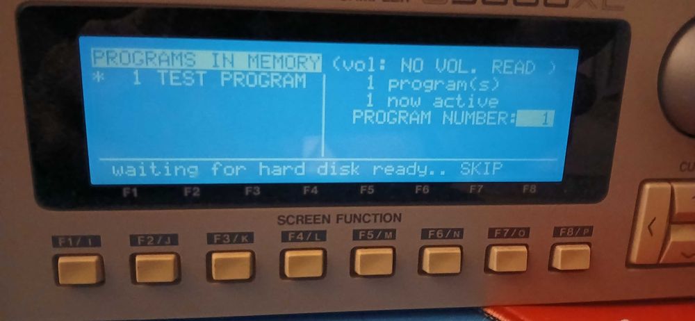 AKAI S3000XL 32MB RAM 8 canais out