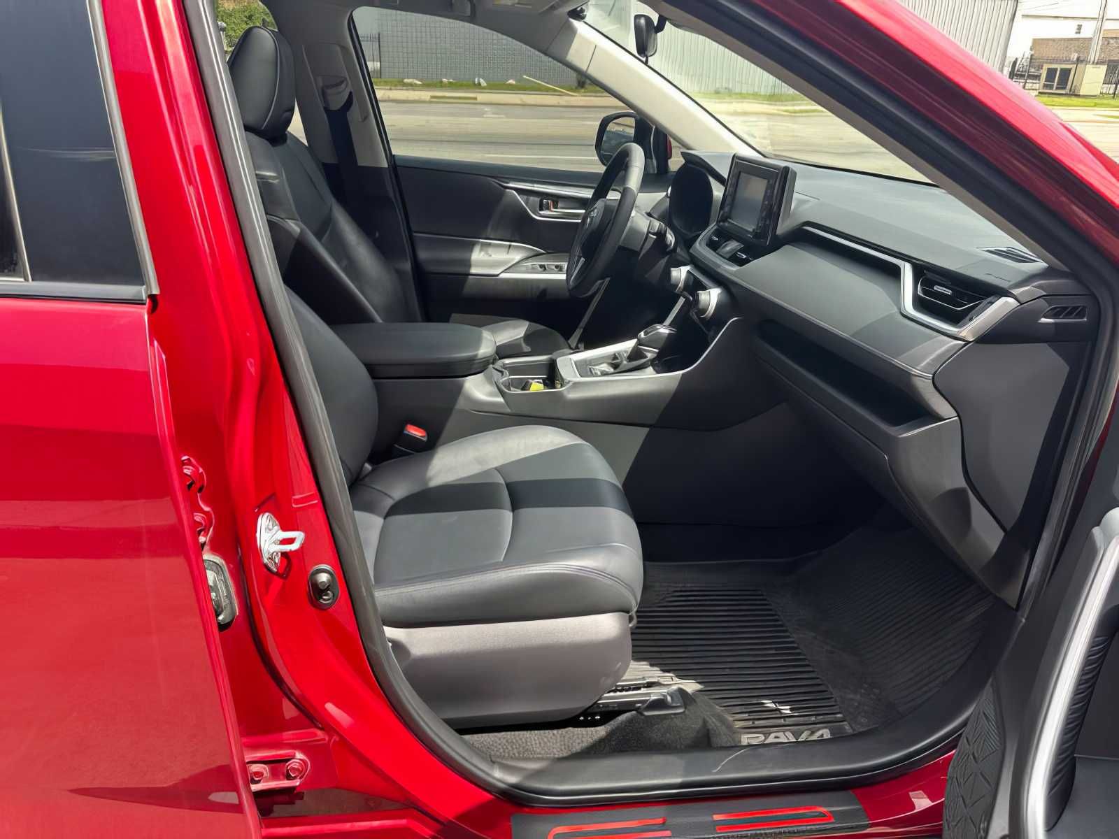 2020 Toyota RAV4 XLE Premium