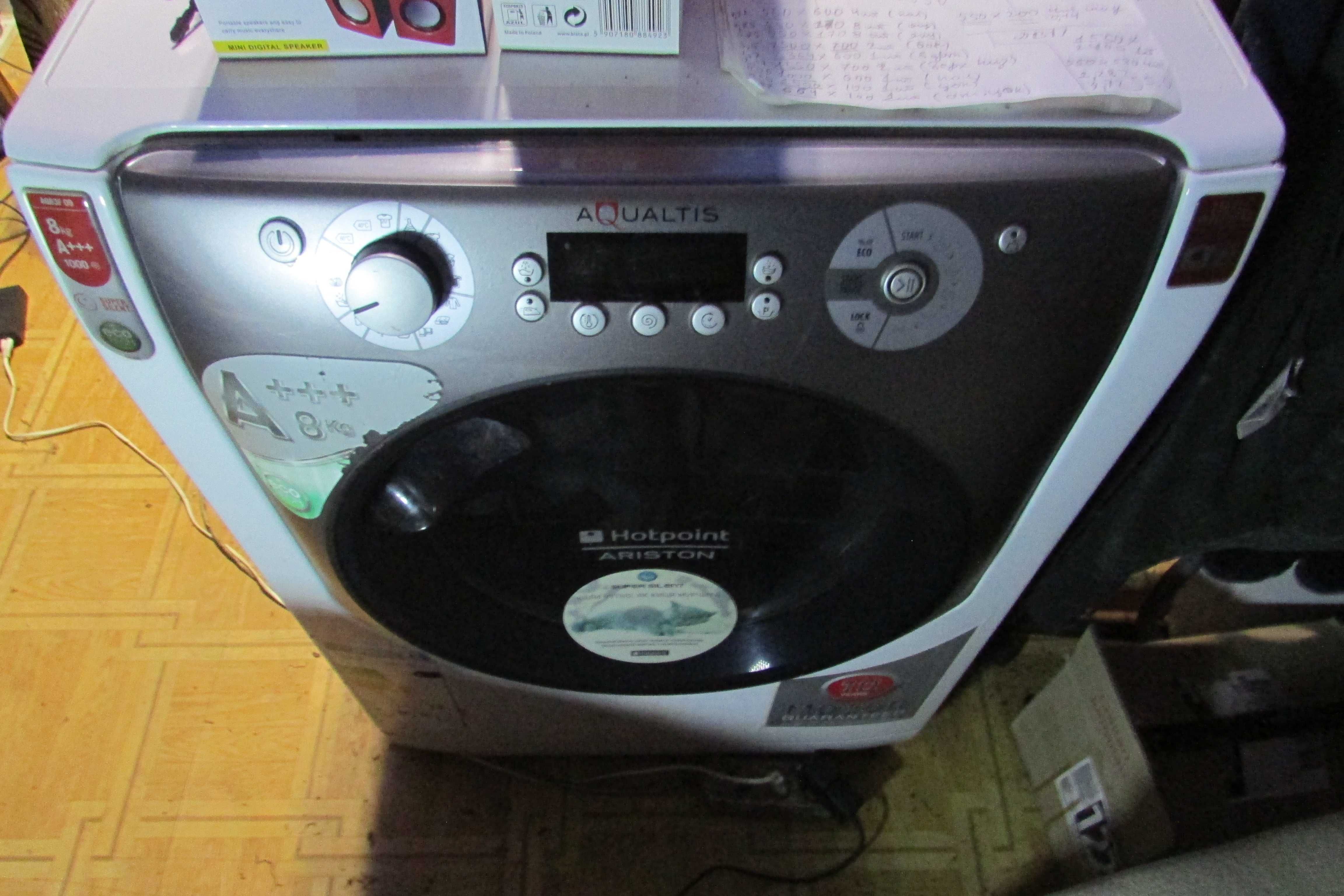 Продам на запчасти стиральную машину Hotpoint-Ariston AQ83F09EU на8кг.