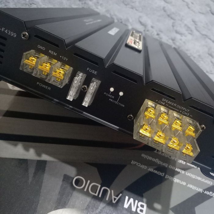 автомобільний підсилювач звуку