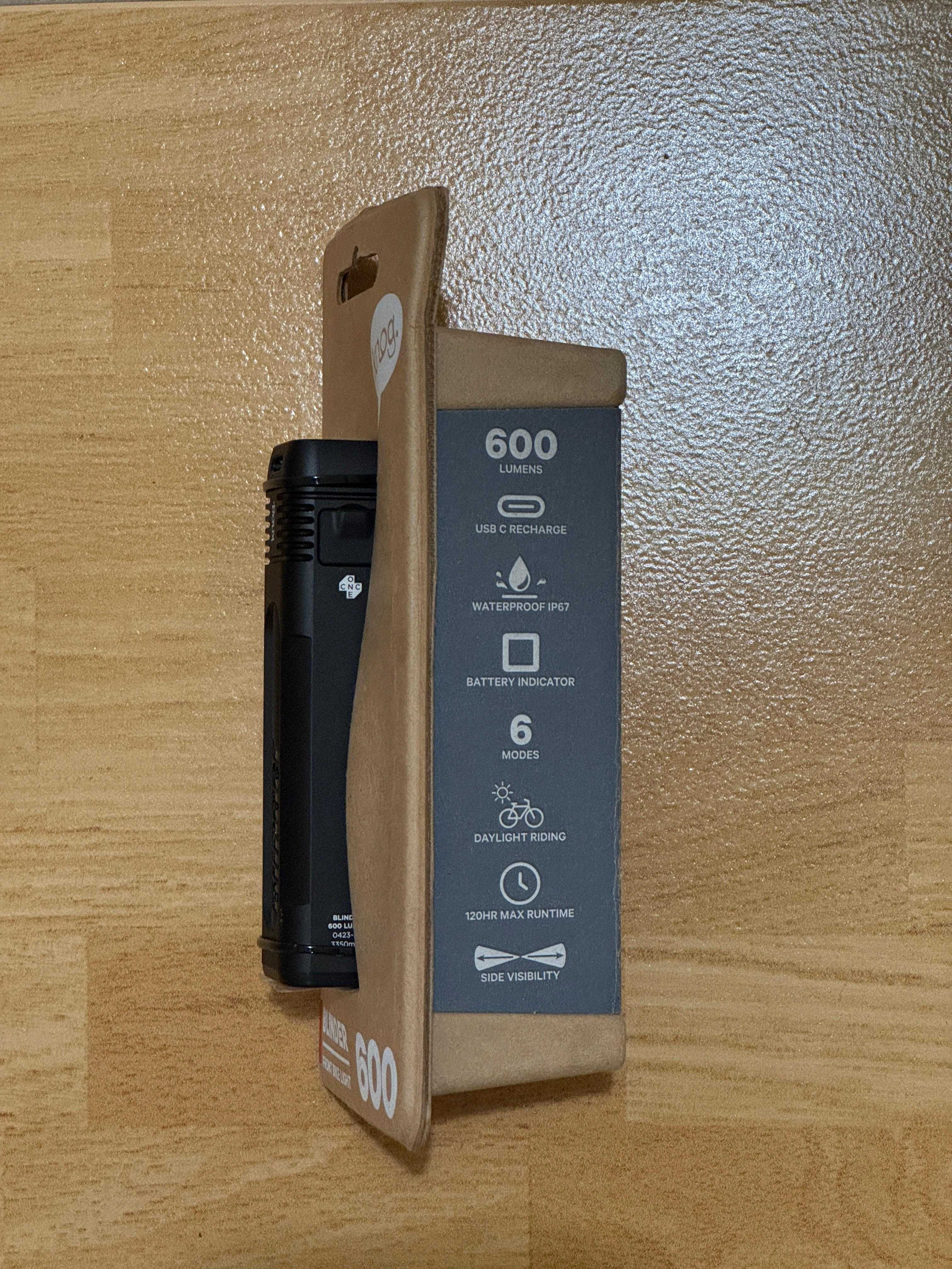 Lampka rowerowa do roweru przednia Knog Blinder 600