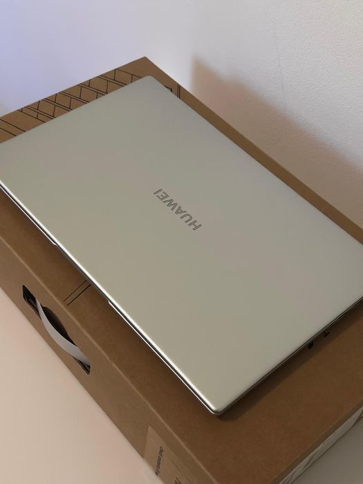 HUAWEI Matebook D15- 8G ram AMD Ryzen 5 5500U
