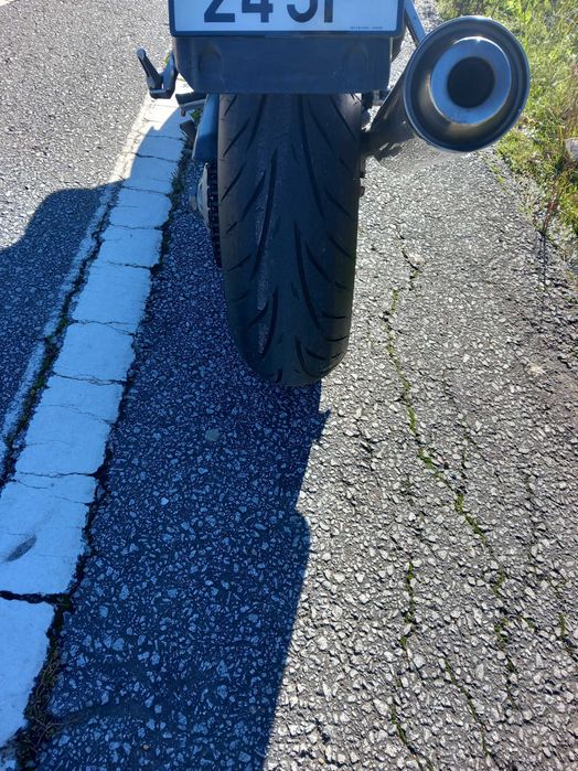 Vendo vfr 800 em bom estado 2700 preço fixo peneus novos .