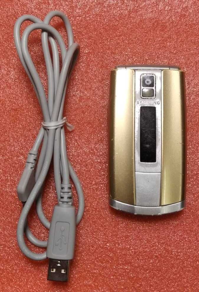 Мобильный телефон Samsung