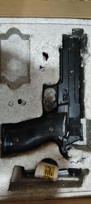 Залізний пістолет