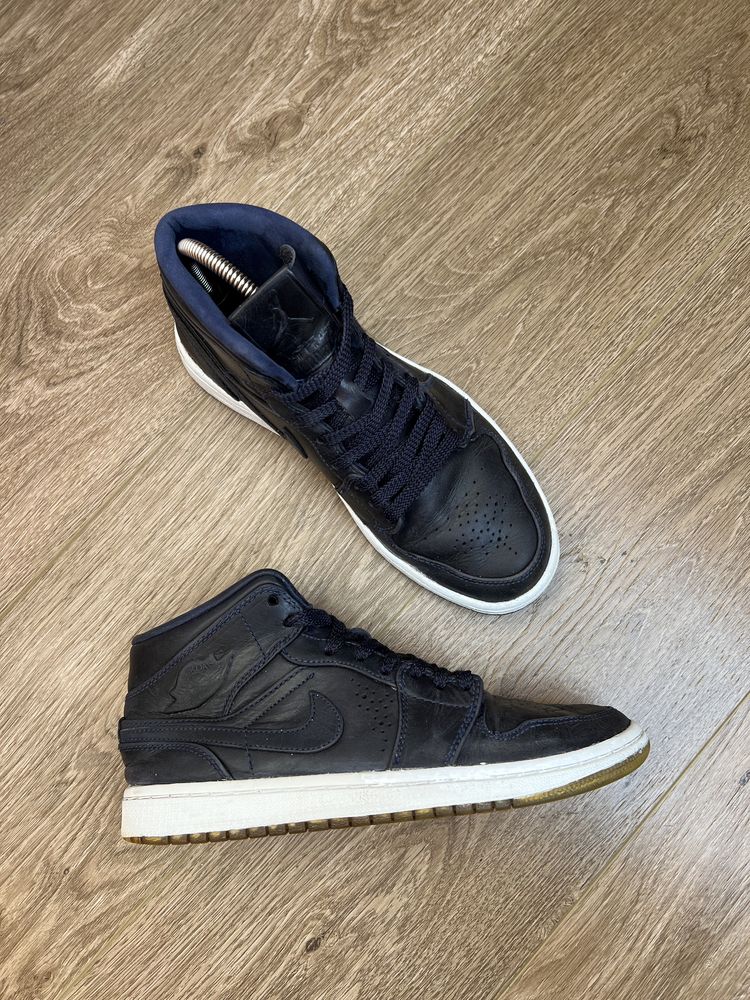 Продам БОМБЕЗНІ чоловічі кросівки Nike Air Jordan 1 Mid “Nouveau”