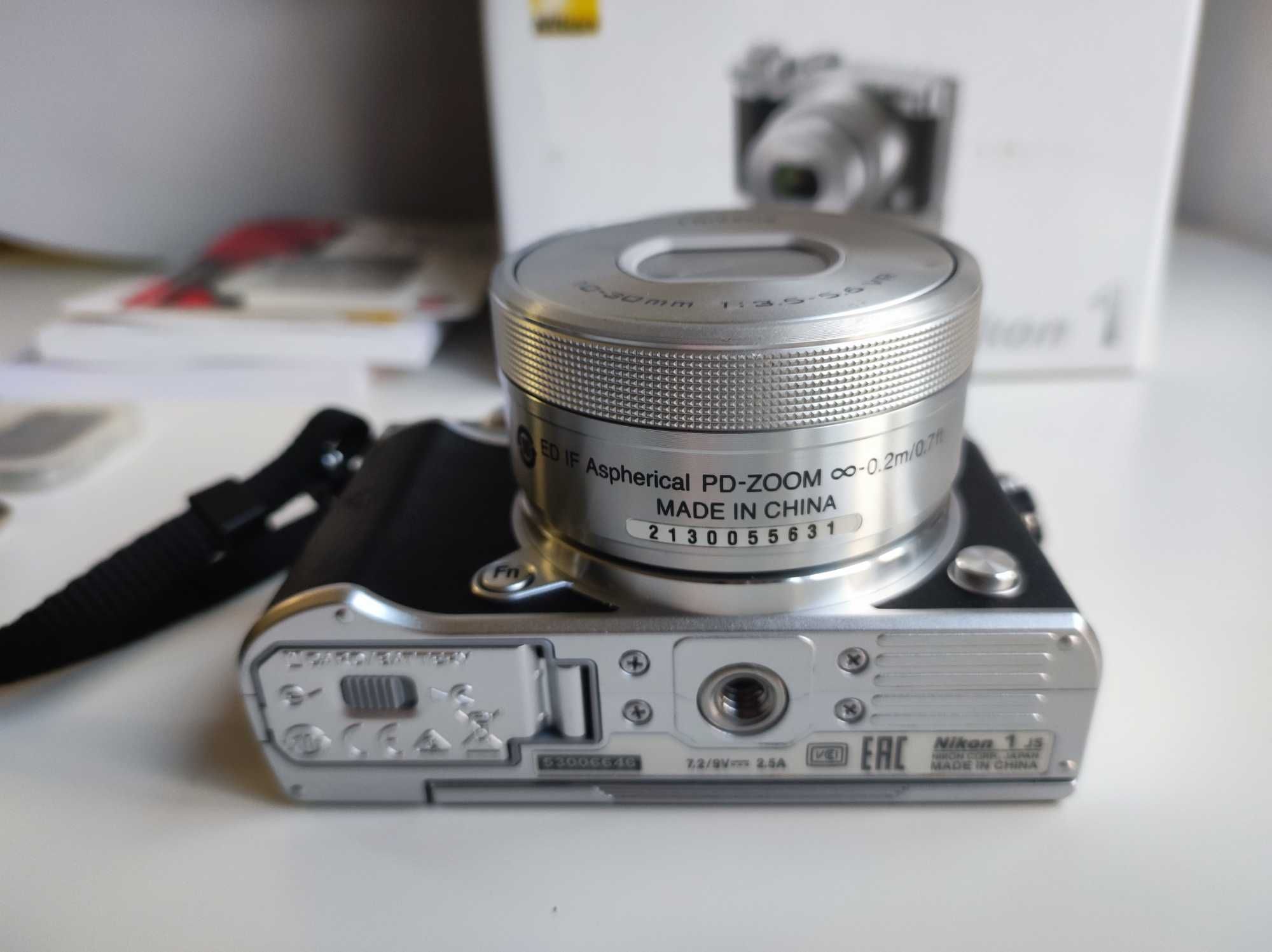 Nikon 1 J5 + NIKKOR 10-30mm