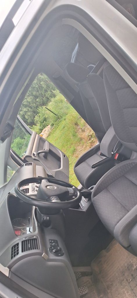 VW Touran 7 osobowy, 1.9TDi, klimatyzacja, 6 biegów,  ważne oplaty