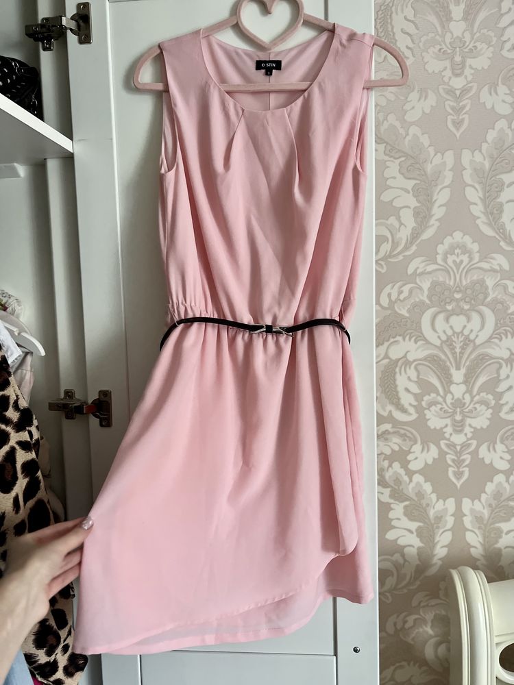 Рожева сукня Ostin