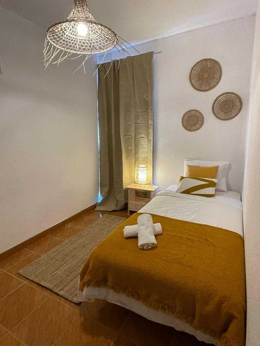 Quarto individual Olivais perto Spacio Shopping sem caução