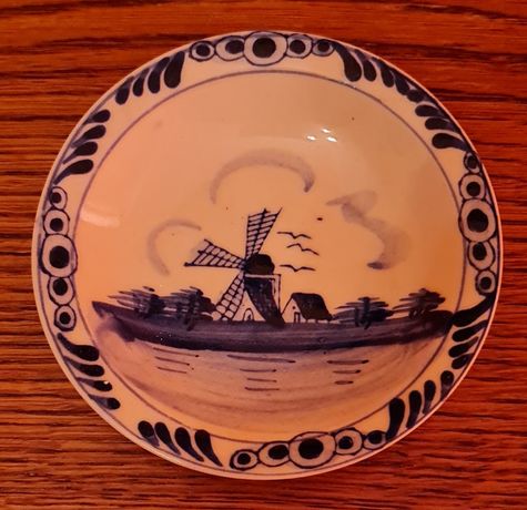 Piękny talerz holenderski porcelanowy Delft do powieszenia 10 cm