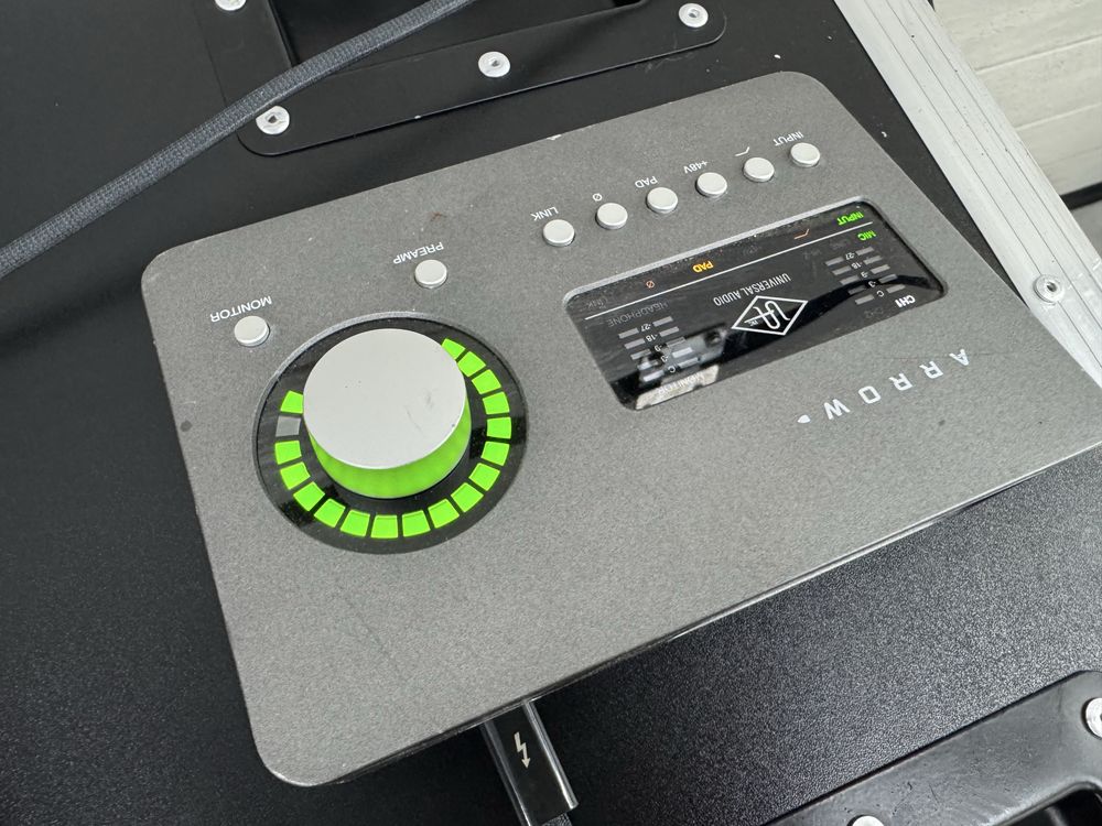Uad universal audio apollo arrow mac thunderbolt interfejs gitarowy us