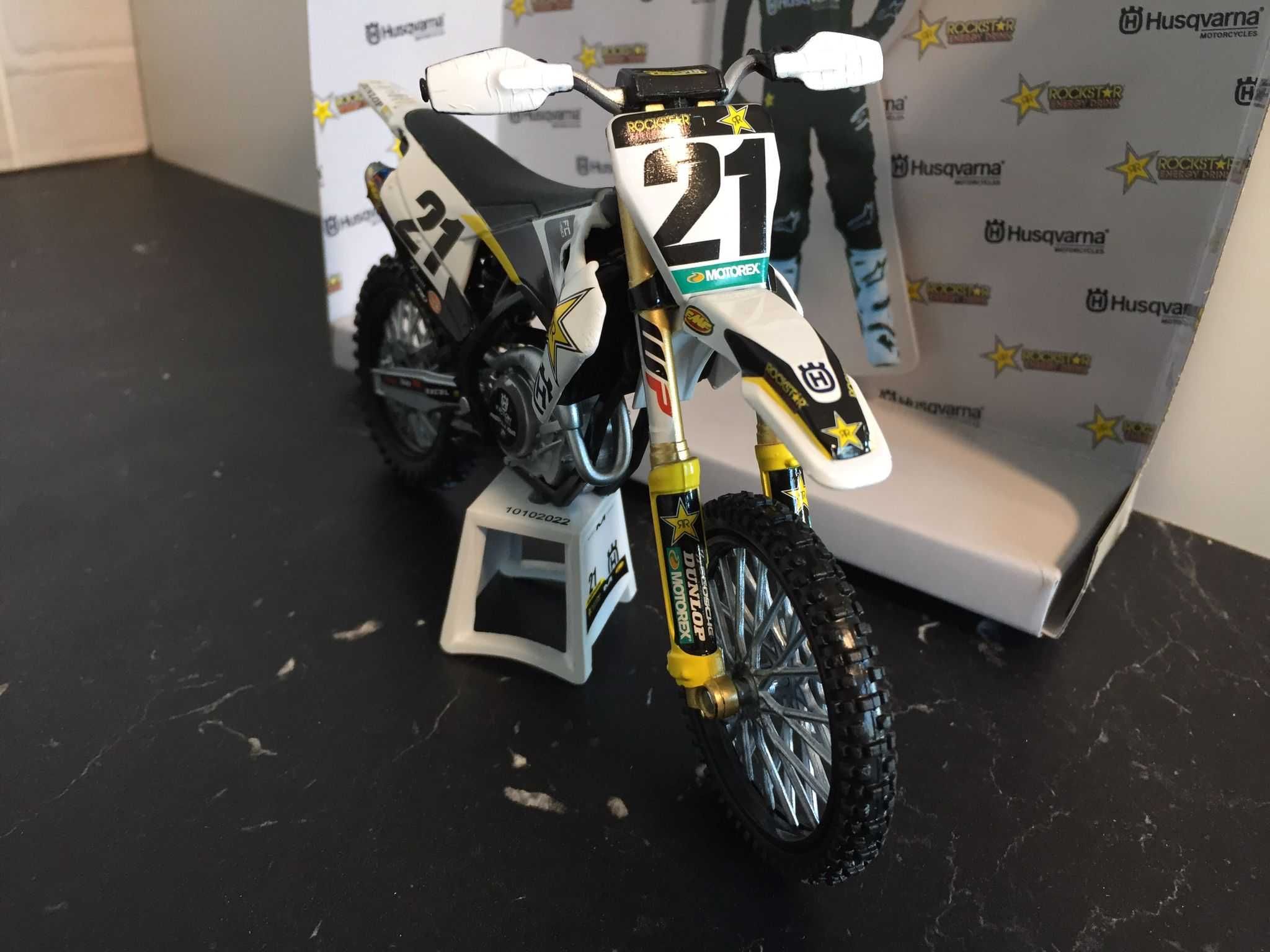 Model motocykla Jason Anderson #21 New Ray 1:12 Husqvarna