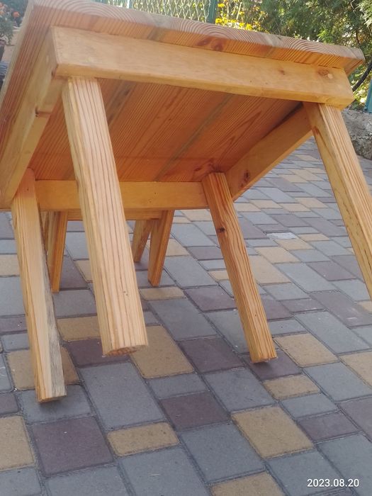 Столик со стульчиком. Натуральное дерево.