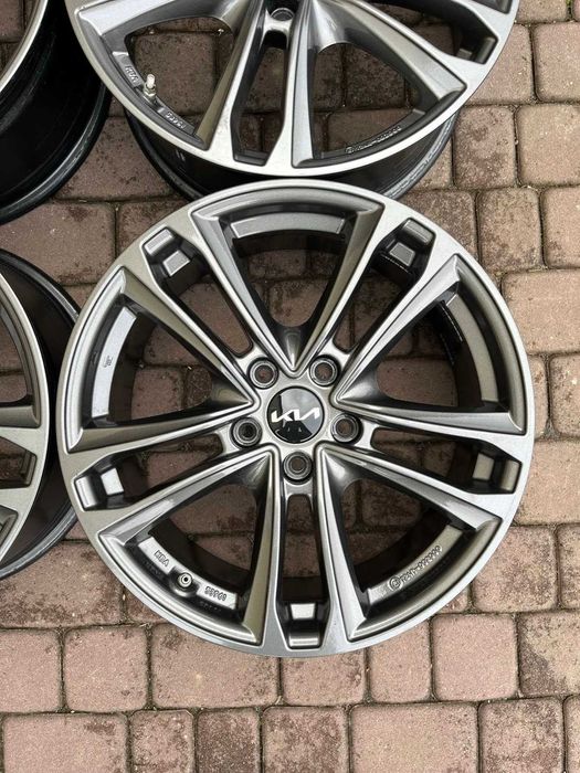 Alufelgi Kia 5x114,3 18 CZUJNIKI Ceed Proceed Optima Sportage SZARE