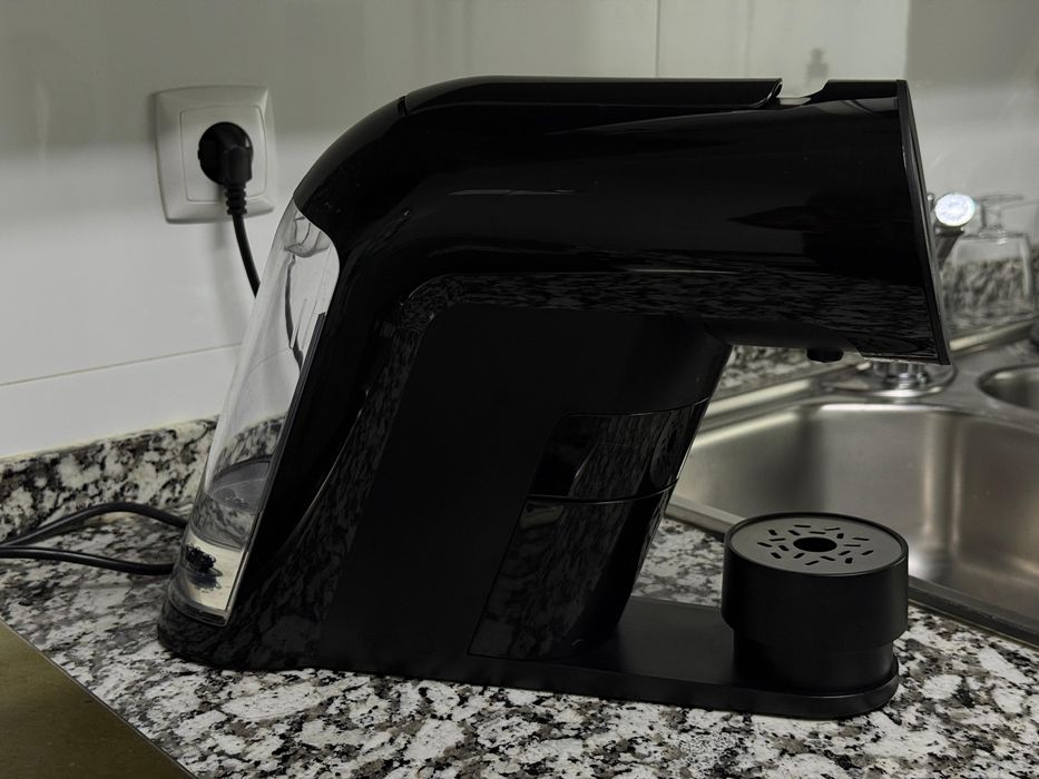 Máquina de café Delta Q IconiQ Black