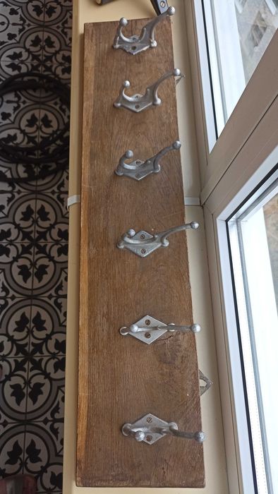 Вешалка на 6 AL гачків фабрична часів СРСР у нормальному стані