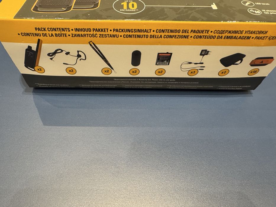 Рації Motorola T82 Extreme Walkie Talkies (комплект GO BEYOND)