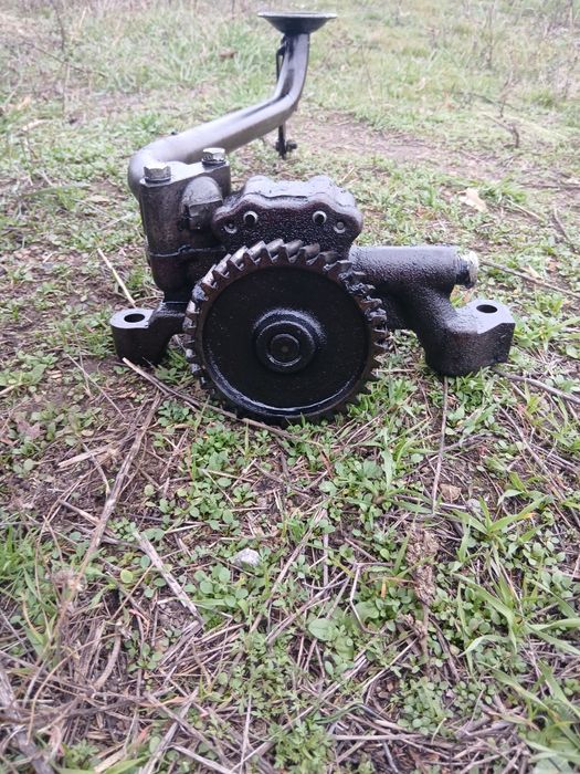 Масляний насос двигуна Д260.