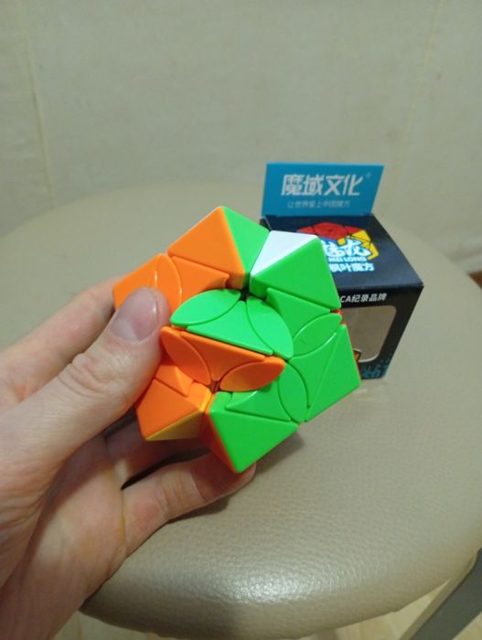 Кубик Рубика Maple leaves skewb